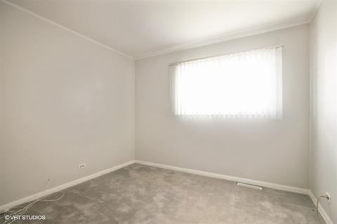 834 N Norman Ln, Wheeling, IL 60090 photo 9