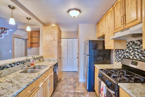 2011 Sudbury Dr, Hoffman Estates, IL 60169 photo 7