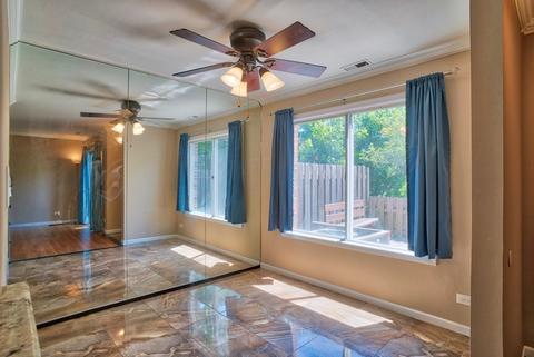 2011 Sudbury Dr, Hoffman Estates, IL 60169 photo 8