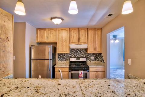 2011 Sudbury Dr, Hoffman Estates, IL 60169 photo 6