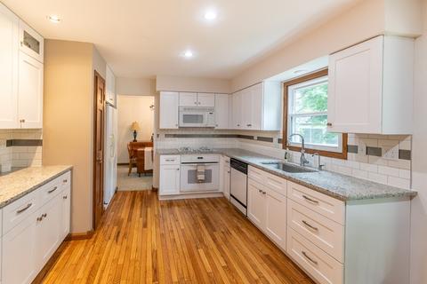 757 Holly Dr, Bartlett, IL 60103 photo 4