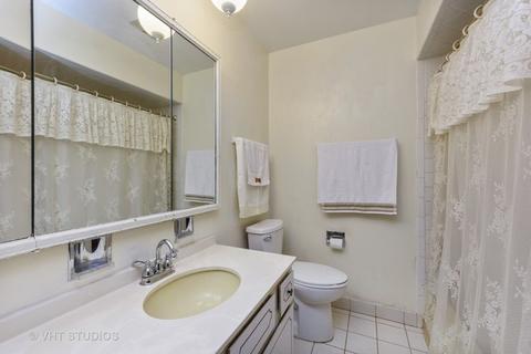625 Jill Ct, Des Plaines, IL 60018 photo 8