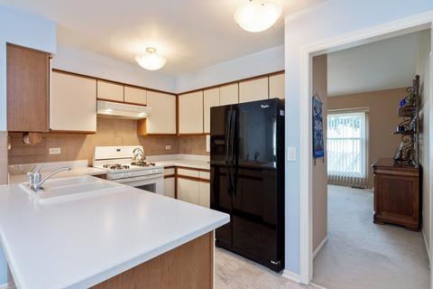 935 Honeysuckle Dr, Wheeling, IL 60090 photo 3