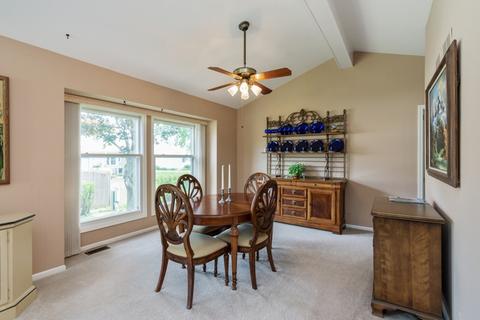 935 Honeysuckle Dr, Wheeling, IL 60090 photo 5