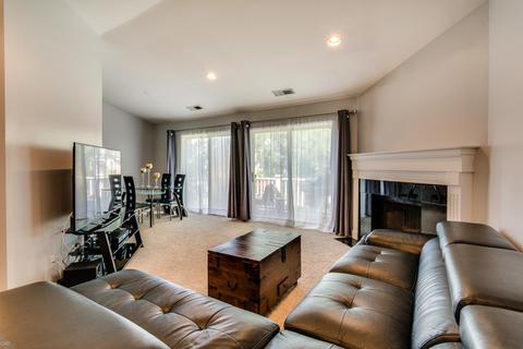 1502 Canbury Ct #C2, Wheeling, IL 60090 photo 2