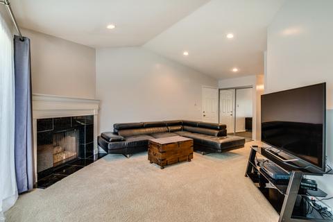 1502 Canbury Ct #C2, Wheeling, IL 60090 photo 3