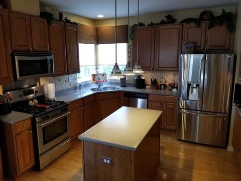 1622 Rosehall Ln, Elgin, IL 60123 photo 2