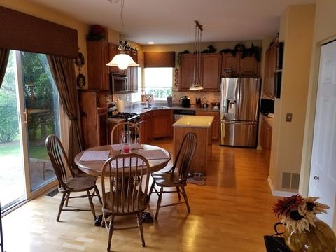 1622 Rosehall Ln, Elgin, IL 60123 photo 3