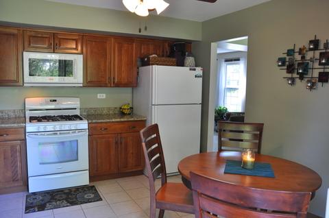 2261 Durham Dr, Wheaton, IL 60189 photo 4