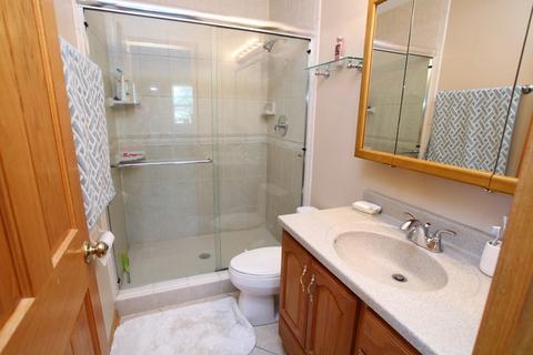 775 Stonehurst Dr, Roselle, IL 60172 photo 12