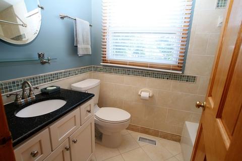 775 Stonehurst Dr, Roselle, IL 60172 photo 13
