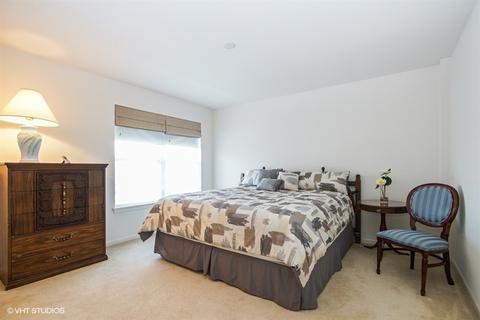 5780 Providence Dr, Hoffman Estates, IL 60192 photo 14