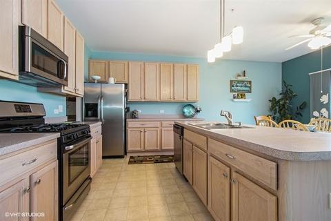5780 Providence Dr, Hoffman Estates, IL 60192 photo 5
