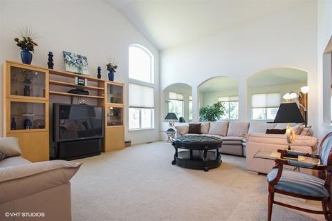 5780 Providence Dr, Hoffman Estates, IL 60192 photo 3