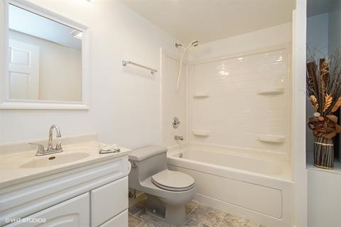 5780 Providence Dr, Hoffman Estates, IL 60192 photo 12
