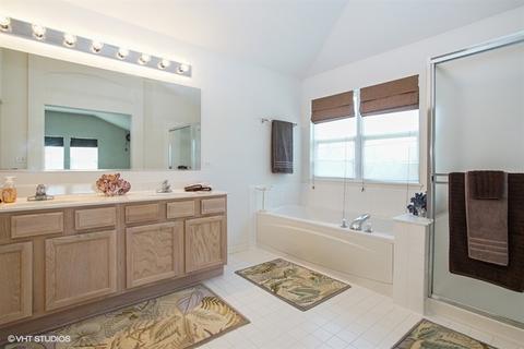 5780 Providence Dr, Hoffman Estates, IL 60192 photo 10