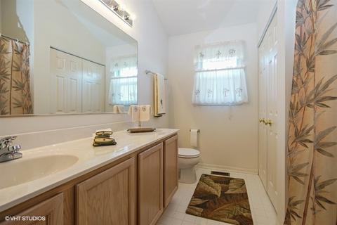 5780 Providence Dr, Hoffman Estates, IL 60192 photo 15