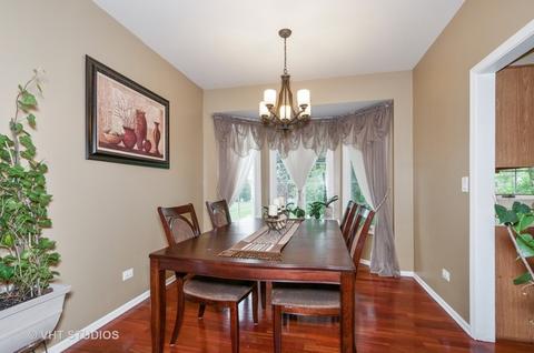 650 Dogleg Ln, Bartlett, IL 60103 photo 4