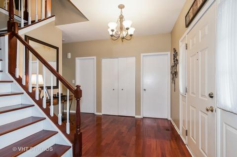 650 Dogleg Ln, Bartlett, IL 60103 photo 2