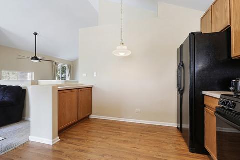 2390 Oakfield Ct, Aurora, IL 60503 photo 6