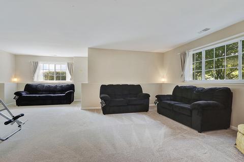 2390 Oakfield Ct, Aurora, IL 60503 photo 10