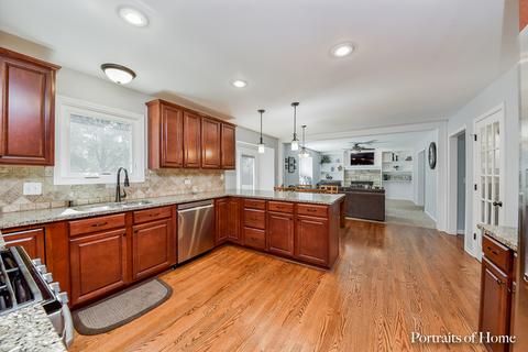 2215 Lakeside Dr, Aurora, IL 60504 photo 5