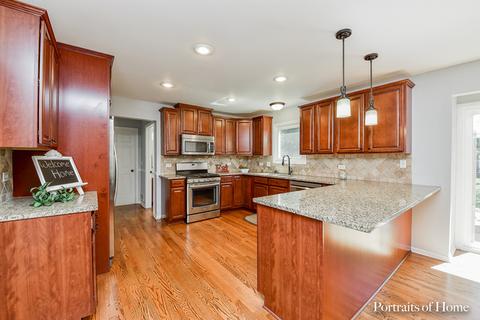 2215 Lakeside Dr, Aurora, IL 60504 photo 4