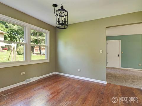 47 Devonshire Cir, Elgin, IL 60123 photo 13
