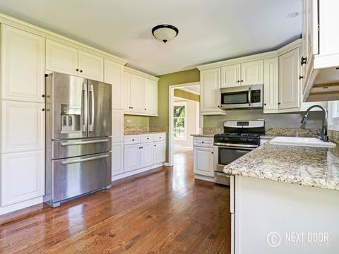 47 Devonshire Cir, Elgin, IL 60123 photo 10