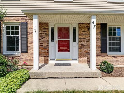 47 Devonshire Cir, Elgin, IL 60123 photo 2