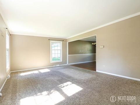 47 Devonshire Cir, Elgin, IL 60123 photo 3