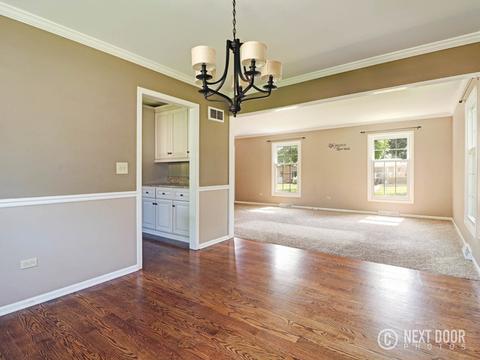 47 Devonshire Cir, Elgin, IL 60123 photo 8