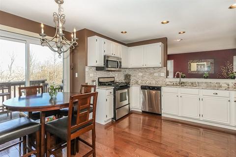 1382 Branden Ln, Bartlett, IL 60103 photo 9