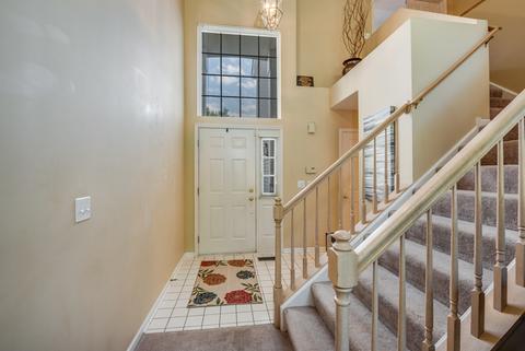 719 Timothy Ct, East Dundee, IL 60118 photo 4