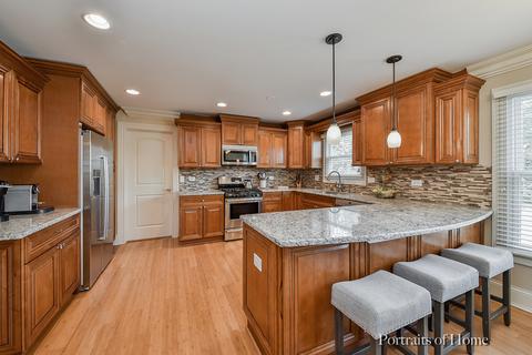 2042 Cromwell Dr, Wheaton, IL 60189 photo 5