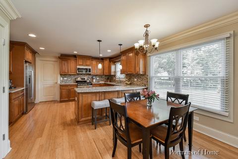 2042 Cromwell Dr, Wheaton, IL 60189 photo 6