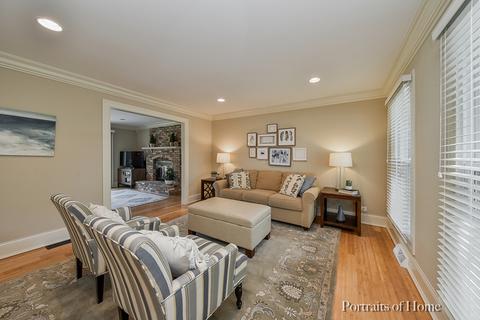 2042 Cromwell Dr, Wheaton, IL 60189 photo 9