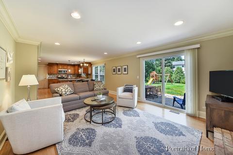 2042 Cromwell Dr, Wheaton, IL 60189 photo 8