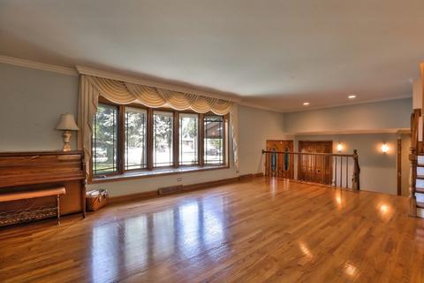 1343 W Meyer Dr, Addison, IL 60101 photo 2