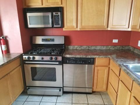513 Jackson St, Aurora, IL 60505 photo 2