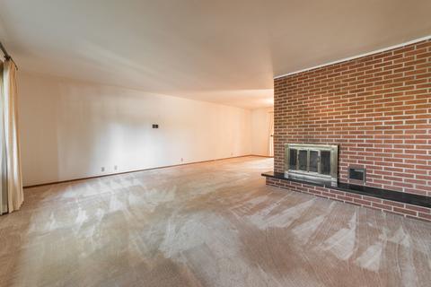 1012 Normal Rd, Dekalb, IL 60115 photo 3
