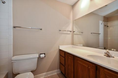 1601 Thames Ct #A, Wheaton, IL 60189 photo 9