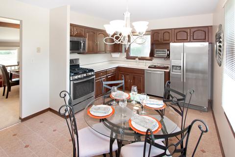 1903 E Cholo Ln, Mount Prospect, IL 60056 photo 7