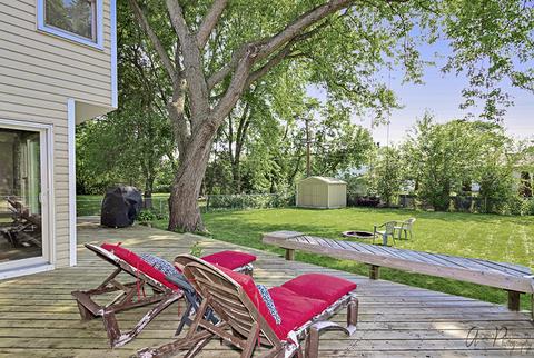 1407 Beach Rd, Mchenry, IL 60050 photo 2