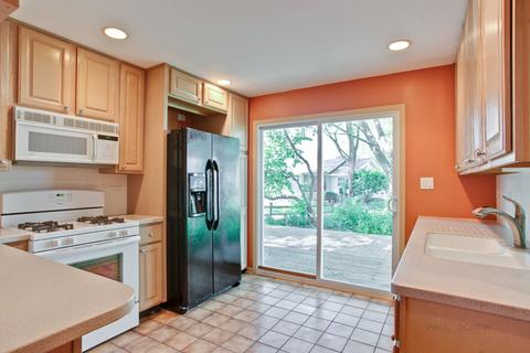 806 Laguna Dr, Mchenry, IL 60051 photo 8