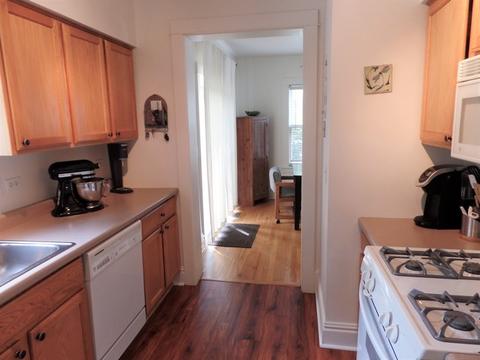 541 Oak Ave, Aurora, IL 60506 photo 14
