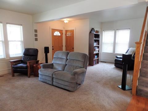 541 Oak Ave, Aurora, IL 60506 photo 5