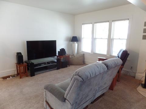 541 Oak Ave, Aurora, IL 60506 photo 9