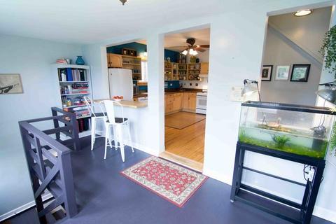 2931 N Gresham Ave, Chicago, IL 60618 photo 12
