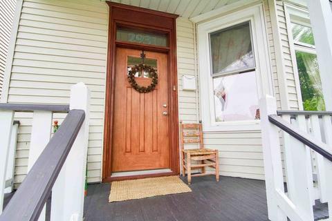 2931 N Gresham Ave, Chicago, IL 60618 photo 3
